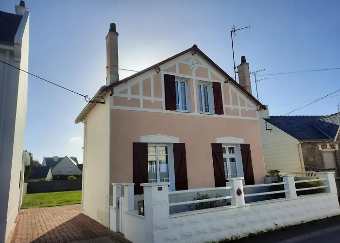 Maison proche centre et mer, jardin clos, calme.